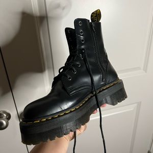 Wmns Sz 8 Doc Marten Air Wair